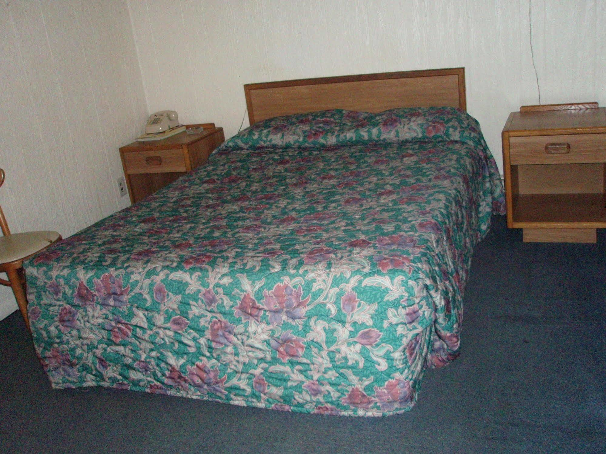 Rosemount Motel Bedford Habitación foto